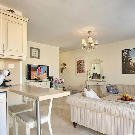 아파트 Feel At Home! Two Level With 2 Terraces And Swimming Pool *