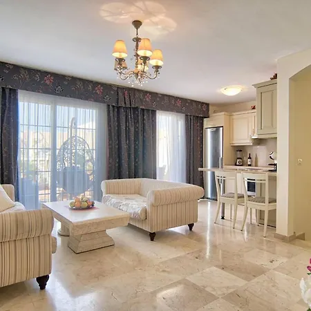 Feel At Home! Two Level With 2 Terraces And Swimming Pool 아파트 *