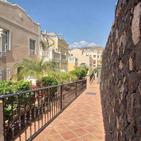 아파트 Feel At Home! Two Level With 2 Terraces And Swimming Pool
