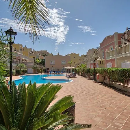 Feel At Home! Two Level With 2 Terraces And Swimming Pool 팔름-마르